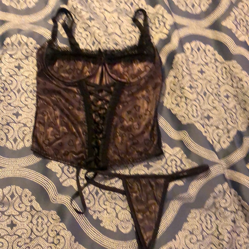 Coquette Set - Picture 2 of 14